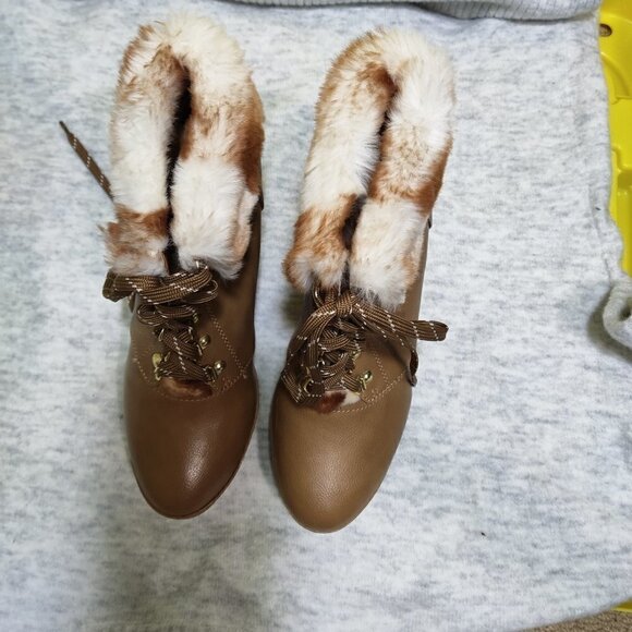 NANETTE LEPORE - Malee Brown Faux Leather Faux Fur Trim Wedge Boots Womens 9.5M - Picture 3 of 6